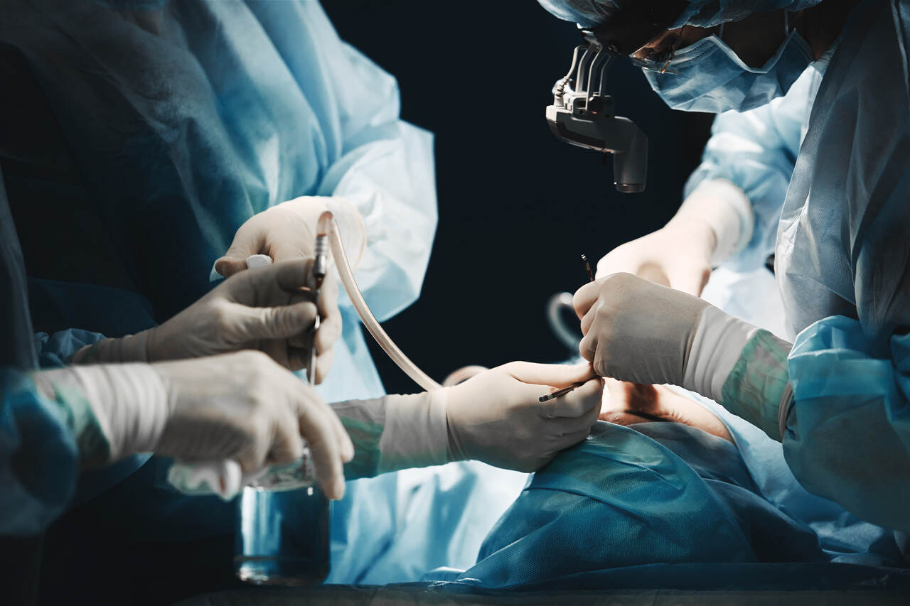 Mas é só uma cirurgia simples…” — é aí que mora o perigo